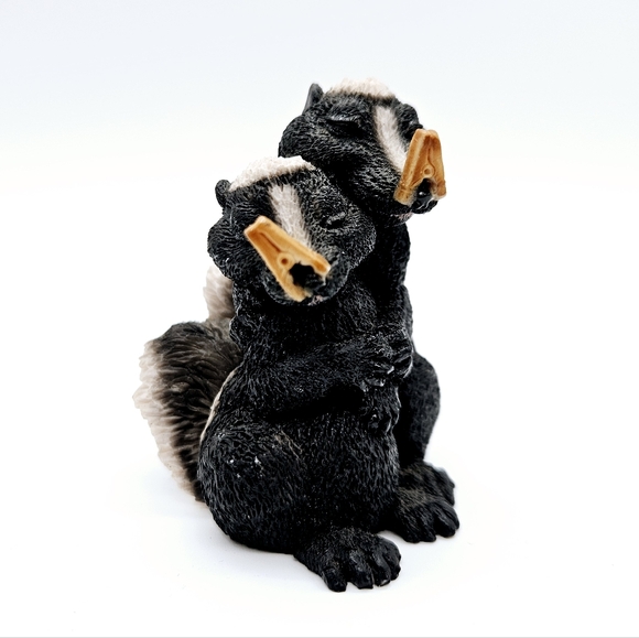 CASTAGNA | vintage 1988 hugging skunks figurine sculpture - Picture 1 of 8